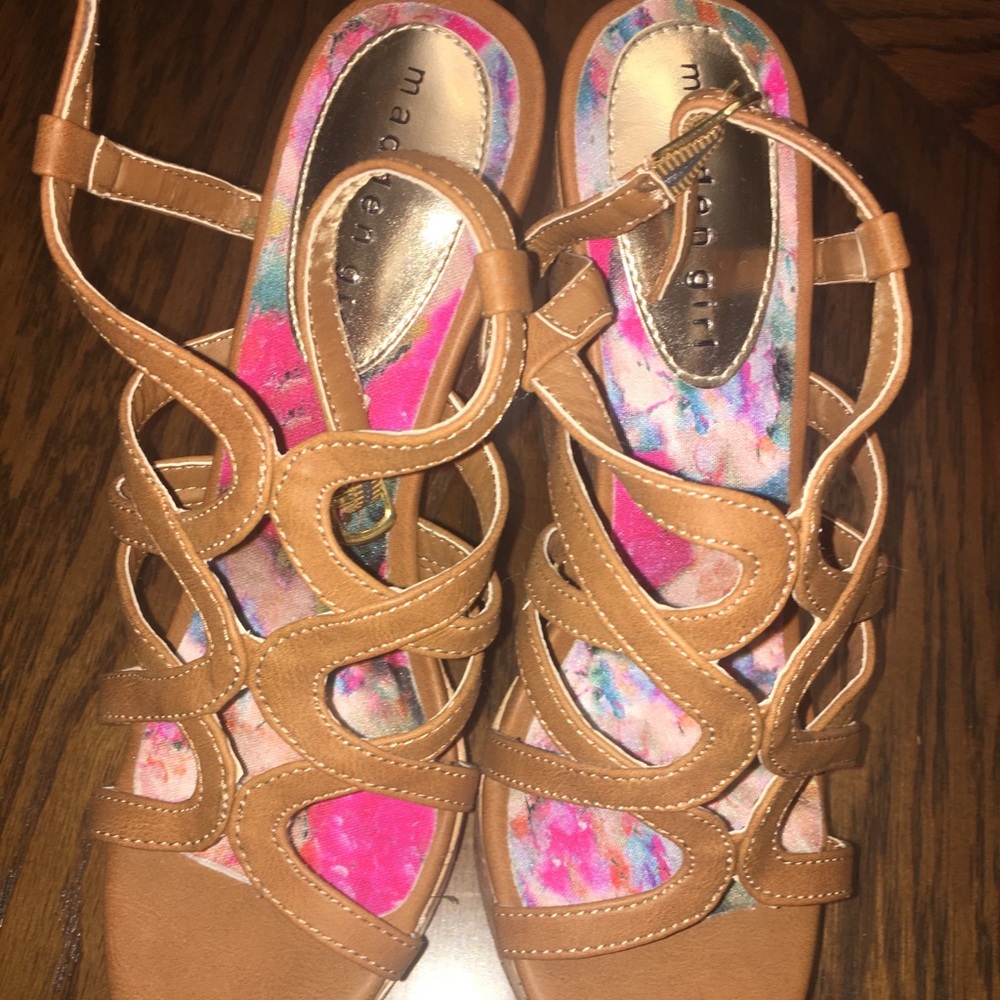 Brand new super cute wedges